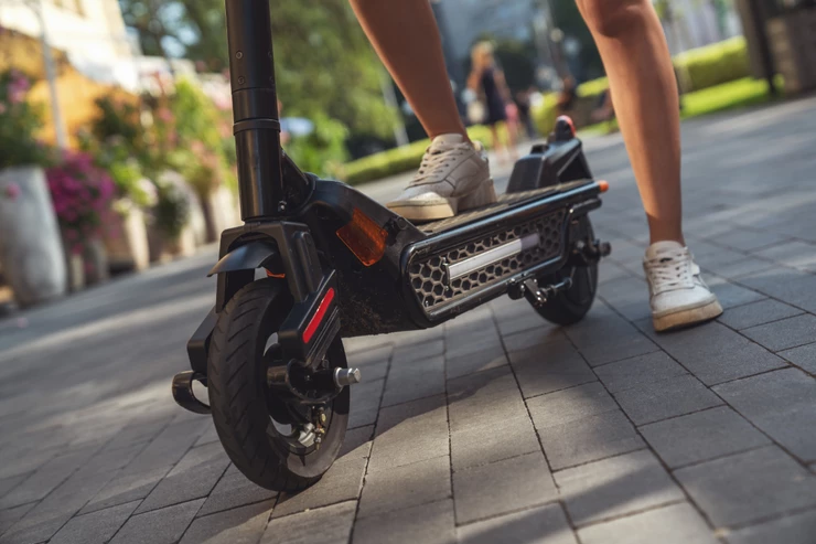 Revolutionize Your Commute: Discover the Surprising Benefits of Electric Scooters!